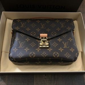 Pochette Metis Luxury Bag